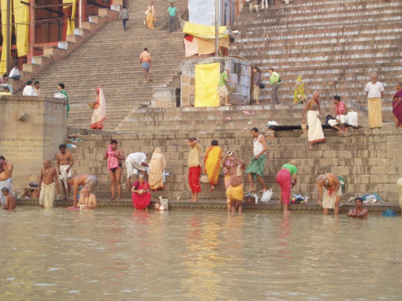 ablutionsinvaranassisganga.jpg